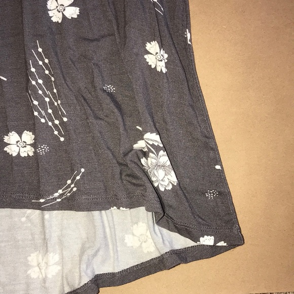 Floral cold shoulder top - Picture 6 of 7